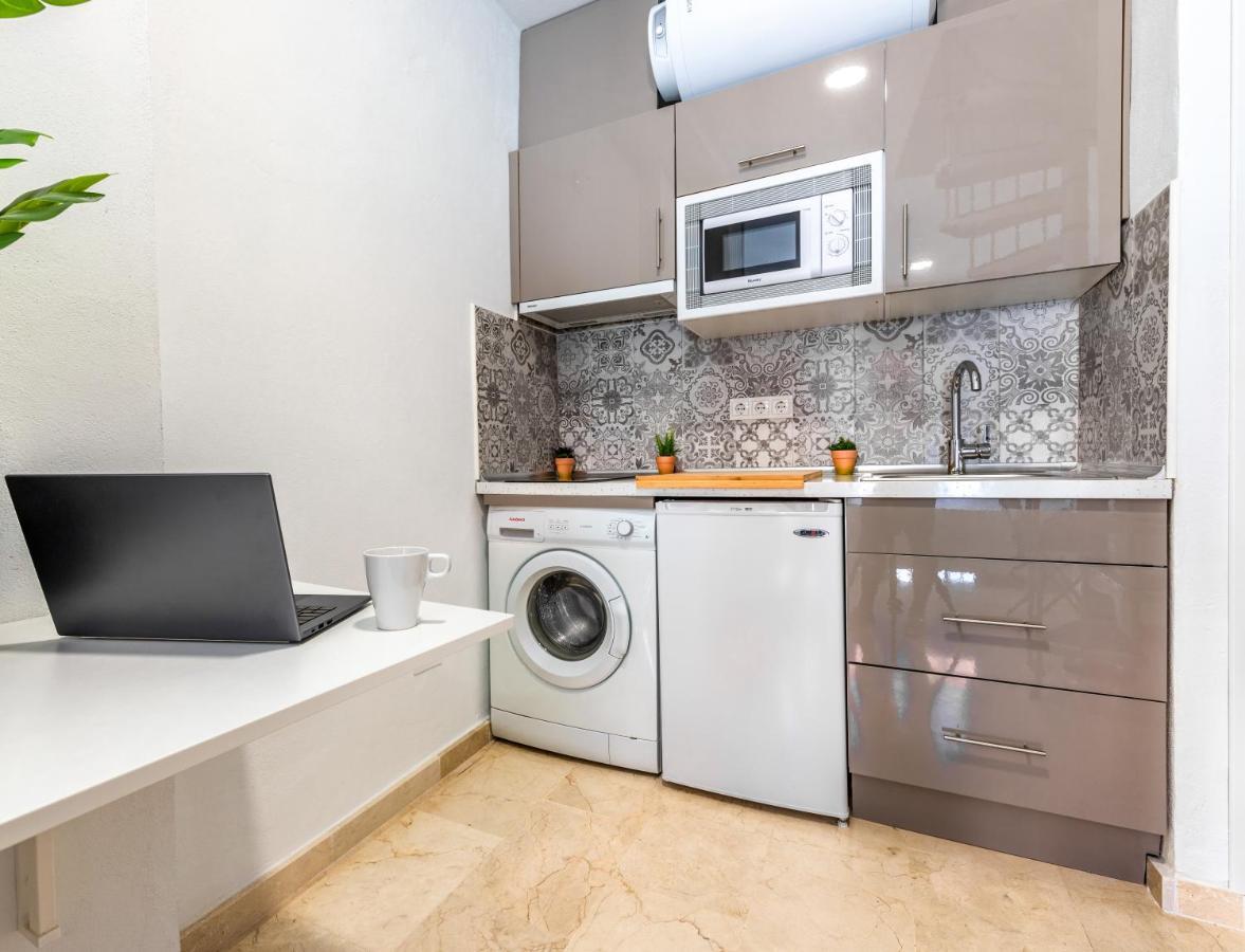 Private Rooftop & Elegant Studio - Center By Rems Apartment Málaga Exterior foto
